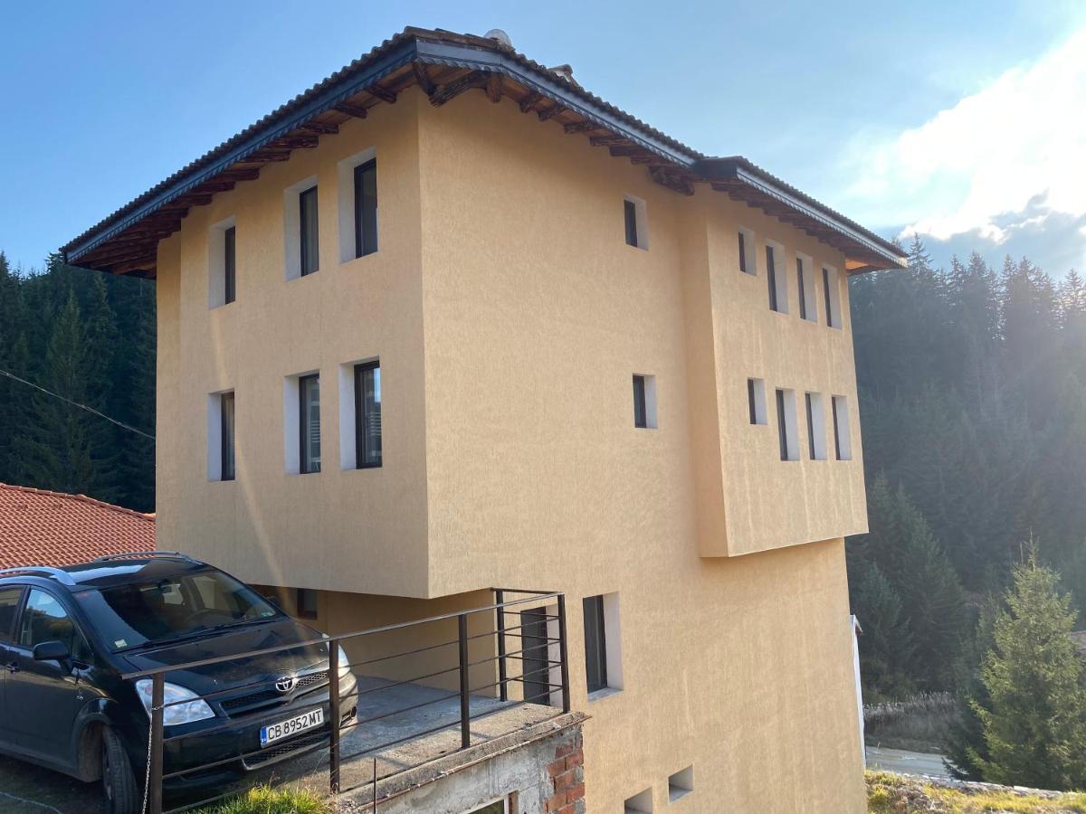 Apartament Stoykite Escape House Zewnętrze zdjęcie